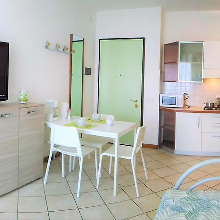Green Holiday Wohnung Mit Schwimmbad Bibione Buitenkant foto