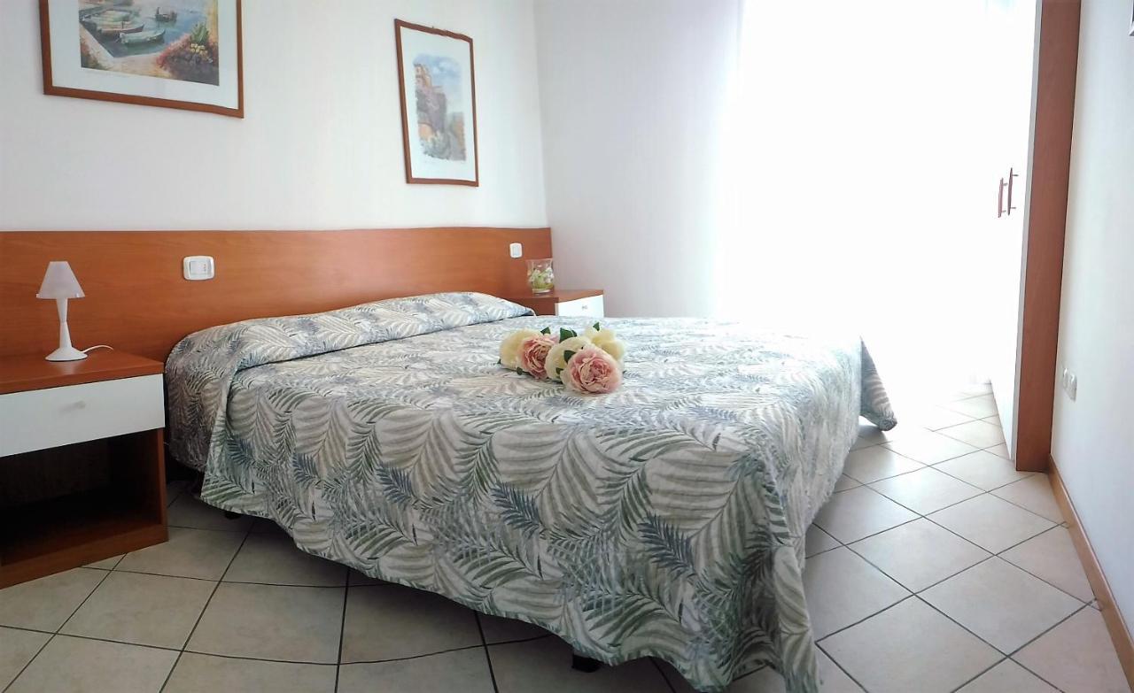 Green Holiday Wohnung Mit Schwimmbad Bibione Buitenkant foto