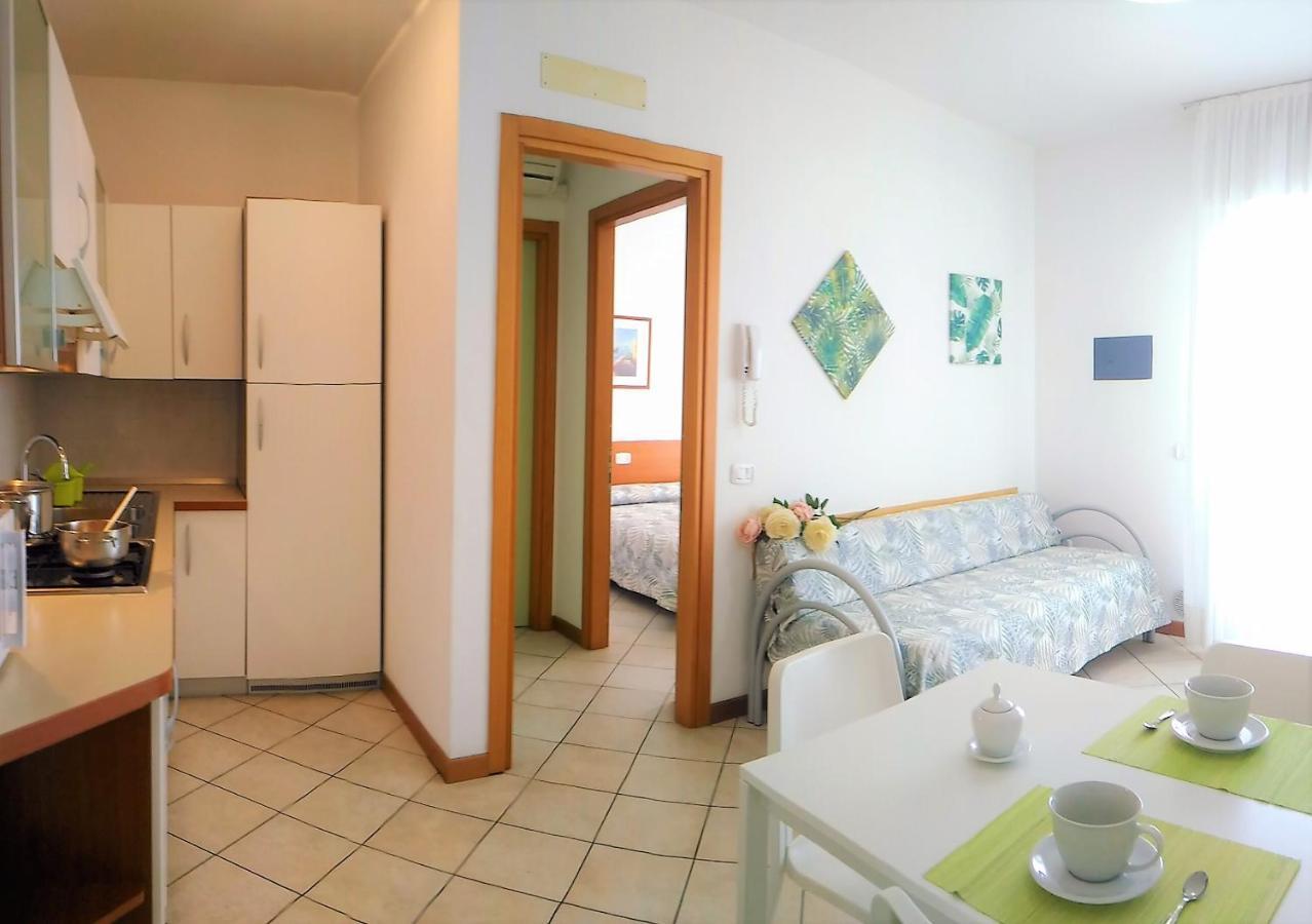 Green Holiday Wohnung Mit Schwimmbad Bibione Buitenkant foto