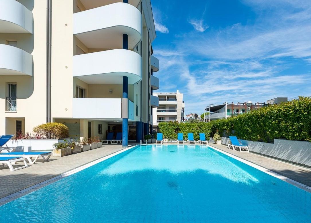Green Holiday Wohnung Mit Schwimmbad Bibione Buitenkant foto